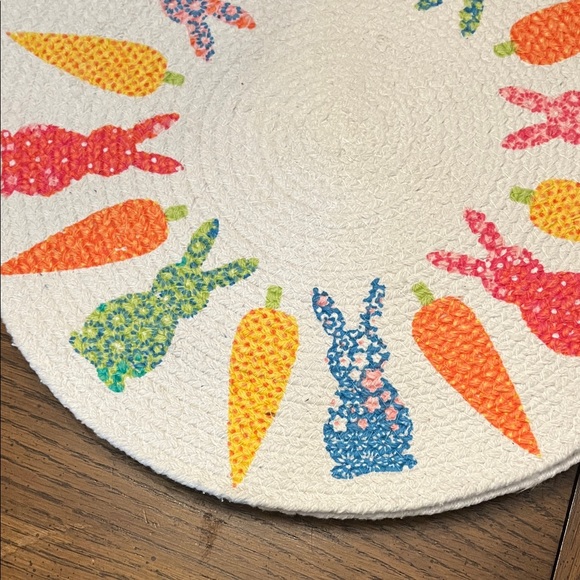 Martha Stewart Easter Spring round placemats - Picture 5 of 10